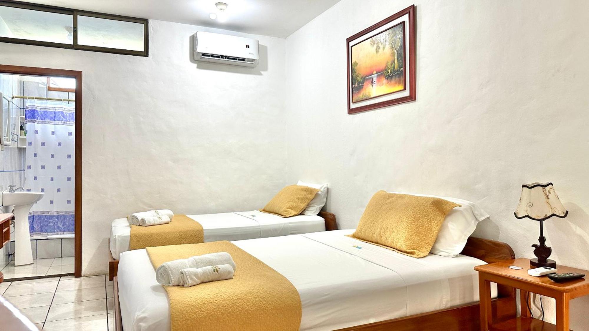 Hostal Suenos Silvestres プエルトアヨラ エクステリア 写真